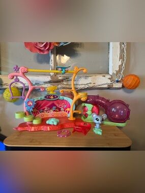 Littlest Pet Shop Play-sets 2006/2005, Talent Show, Habitrail/workout Wheel +